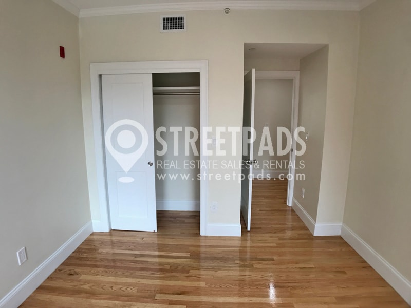 Building Photo - 201 Harvard Ave