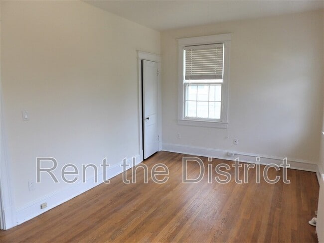 Building Photo - 4433 Fessenden St NW