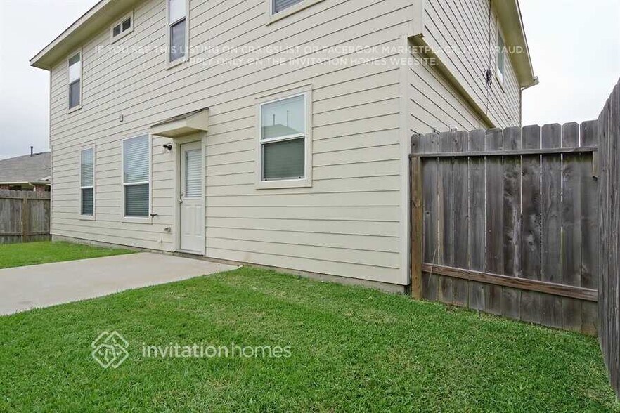 Building Photo - 5806 Le Carpe Plantation Ct