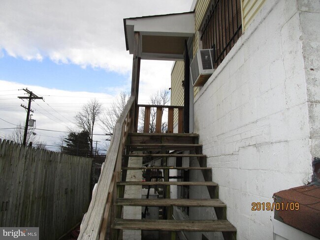 Building Photo - 4259 Southern Ave SE