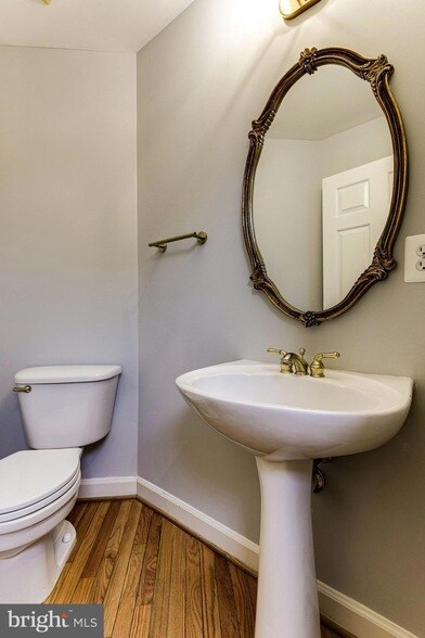 Building Photo - 953 Harrison Cir