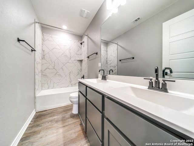 Building Photo - 26006 Los Mirasoles