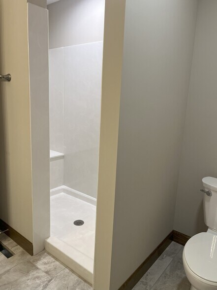 Building Photo - 5940 Arrow Ridge Rd