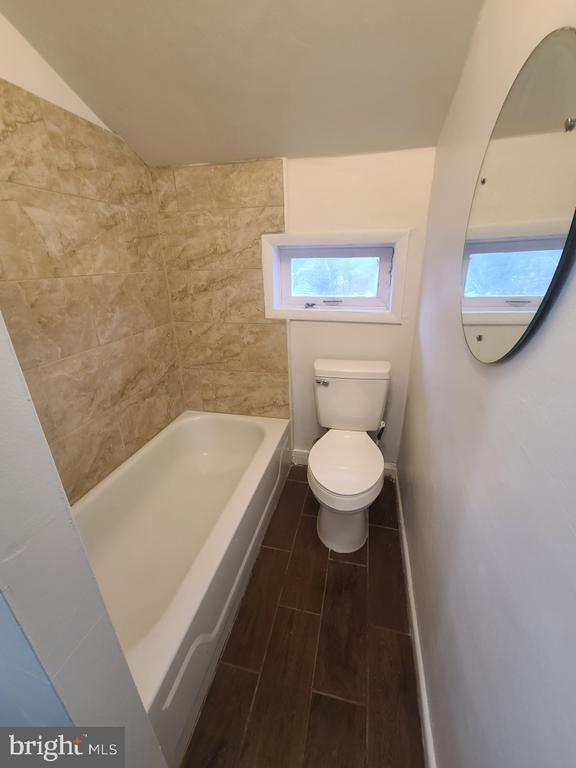 Building Photo - 403 Pennington Ave