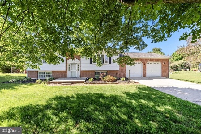 Building Photo - 1545 Tuscawilla Dr