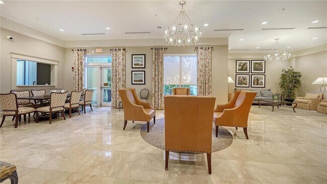 Building Photo - 800 N Tamiami Trl