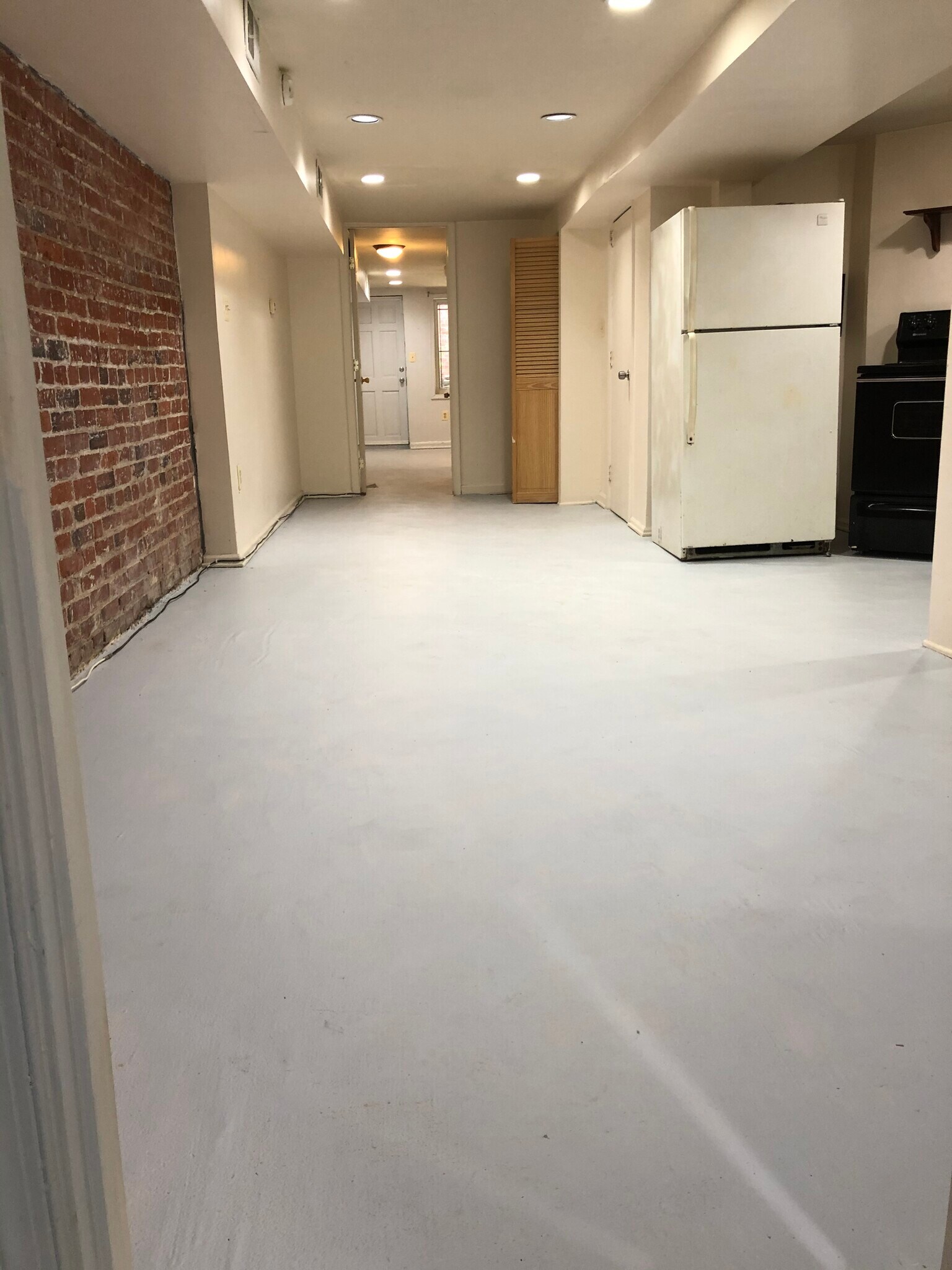 Building Photo - 902 Westminster St NW