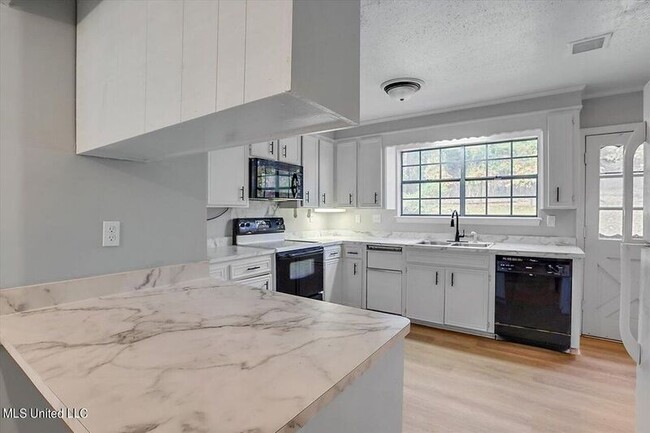Building Photo - 225 Kiowa Dr