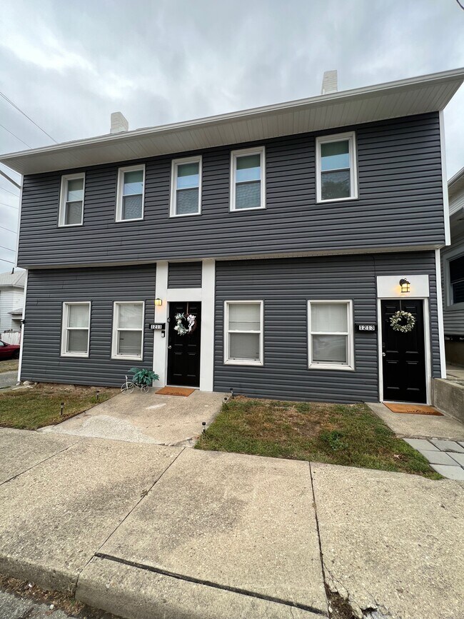Building Photo - 1213 Jordan Ave