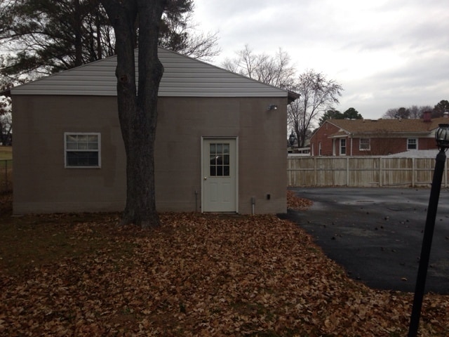 Building Photo - 706 Erich Rd