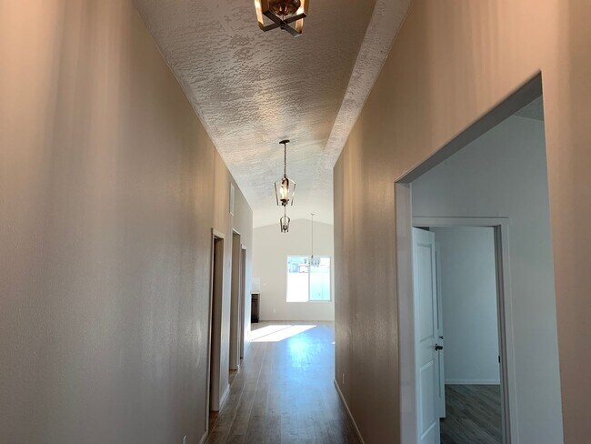 Building Photo - Hayden Rancher