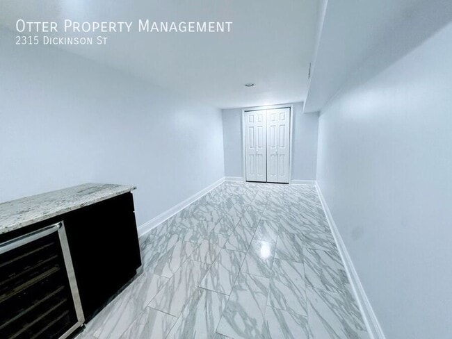 Building Photo - 2315 Dickinson St