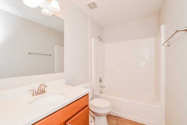 Building Photo - 1504 Sterns Dr