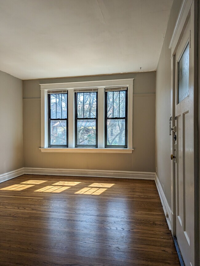 Living Room - 4547 Shenandoah Ave