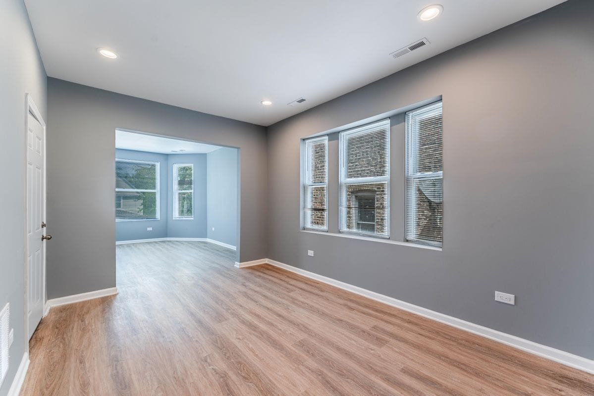 Building Photo - 5025 W Huron St