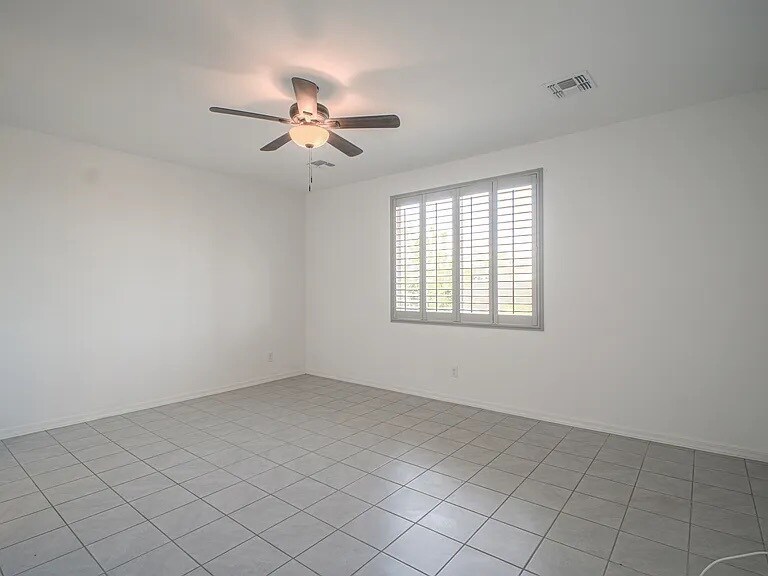 Building Photo - 832 S Strahan Pl
