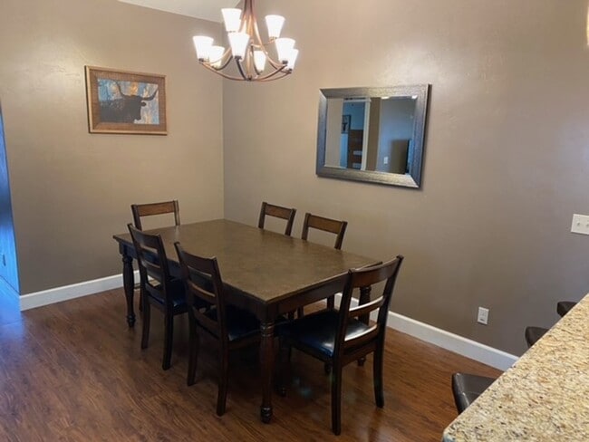 Building Photo - 2 Bed 2 Bath Great Northern Condo