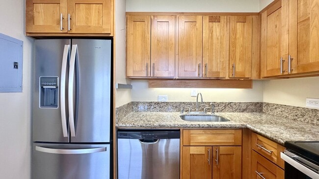 Building Photo - 2 BED/2 BATH - Heritage House (Hawaii Kai)...