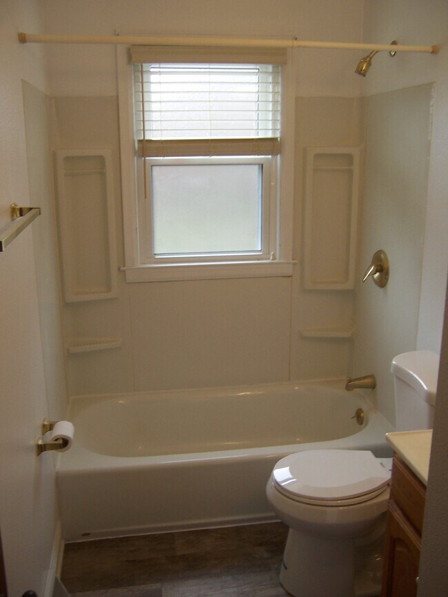 Bathroom - 341 E Gauer Cir