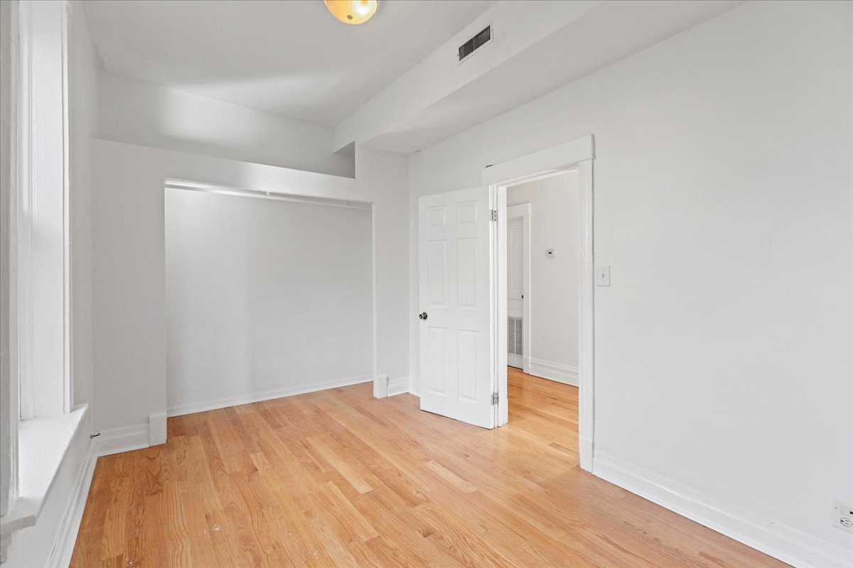 Building Photo - 3268 W Fullerton Ave