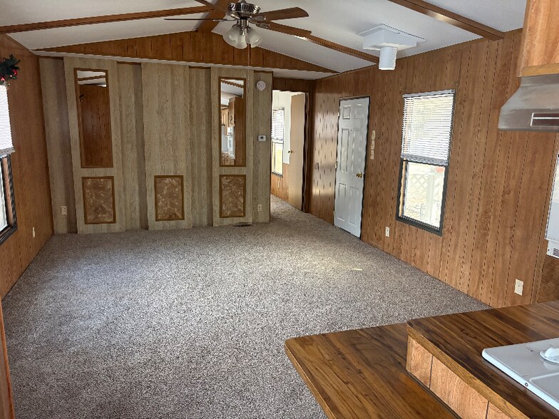 Building Photo - 122 Private Rd 4768