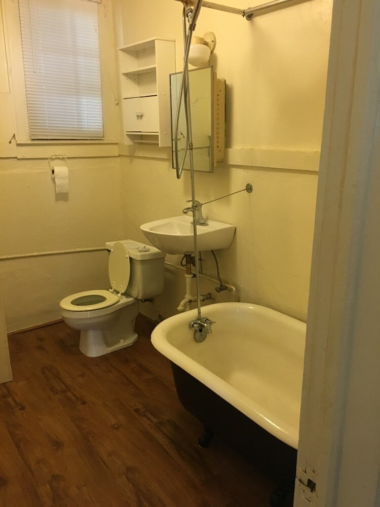 Bathroom - 669 Avenue B NW