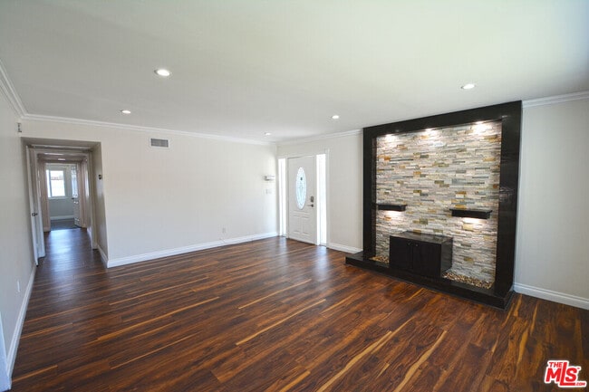 Building Photo - 23701 Bessemer St