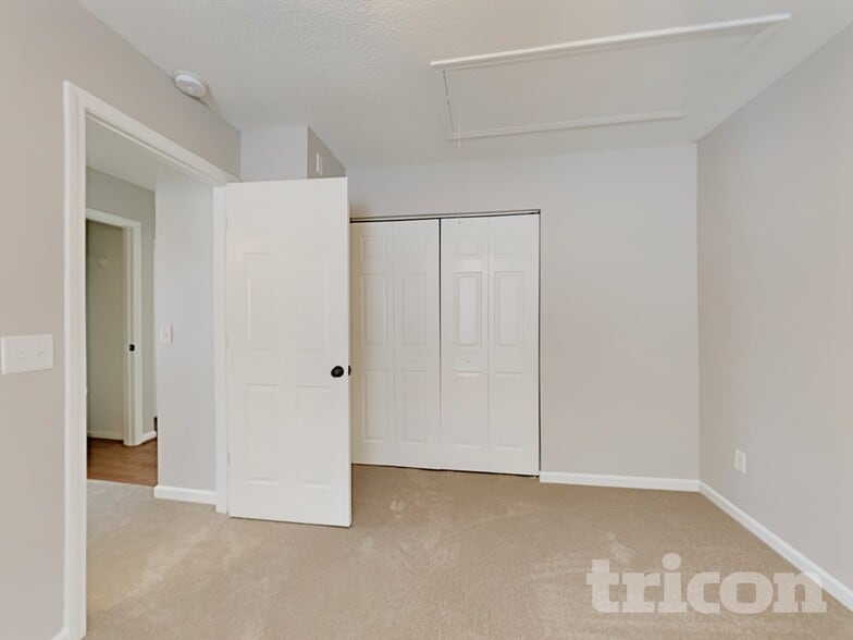 Building Photo - 319 Quiet Grove Ln