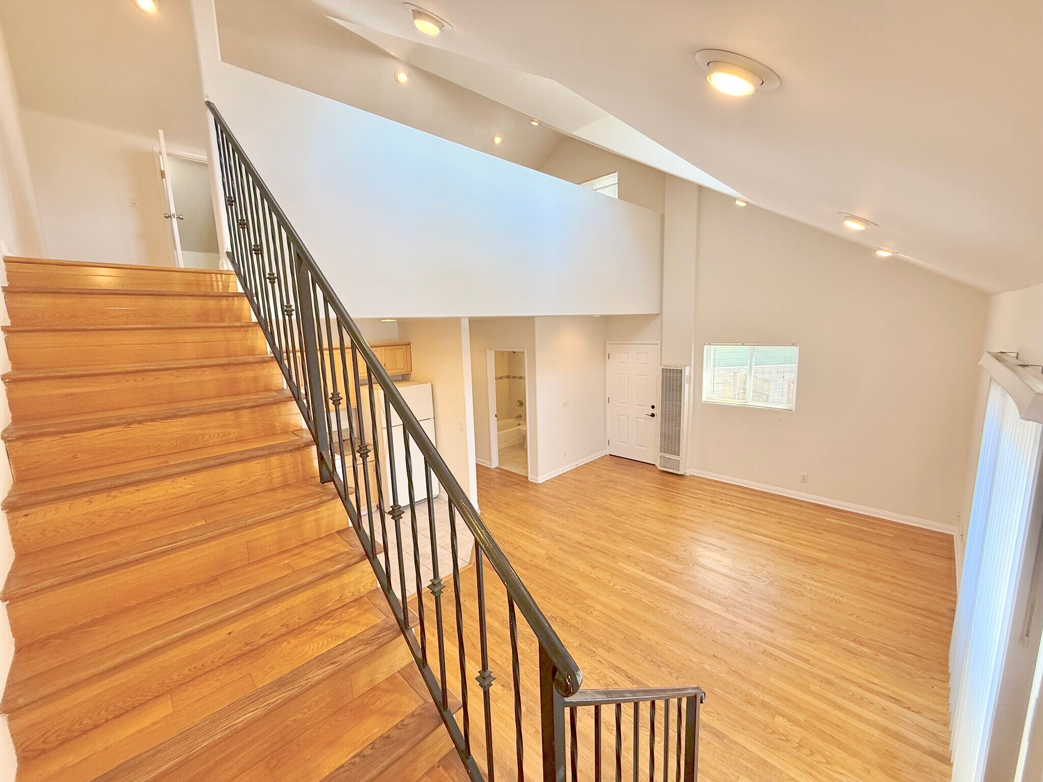 Building Photo - 1306 Electric Ave