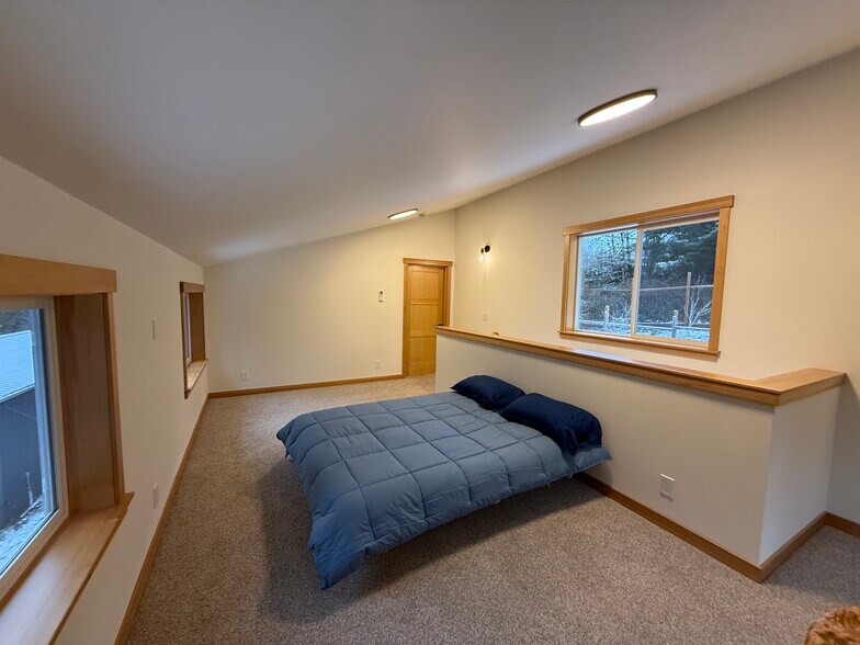 Building Photo - 2213 Squalicum Mountain Rd