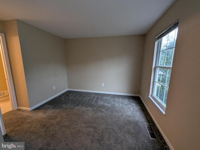 Building Photo - 2176 S Glebe Rd