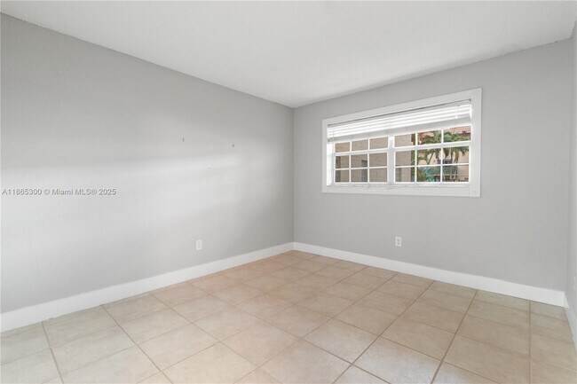 Building Photo - 8600 SW 109th Ave