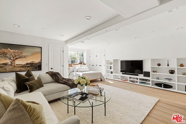 Building Photo - 8835 Betty Way