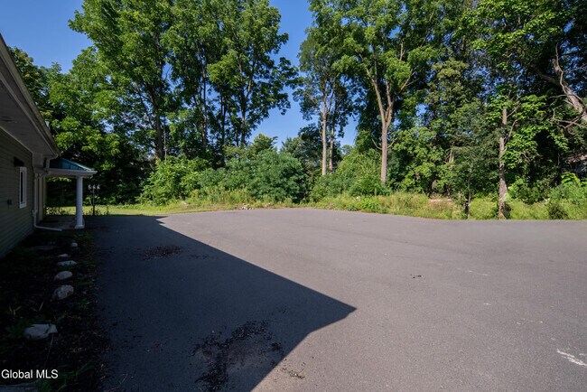 Building Photo - 489 Grooms Rd