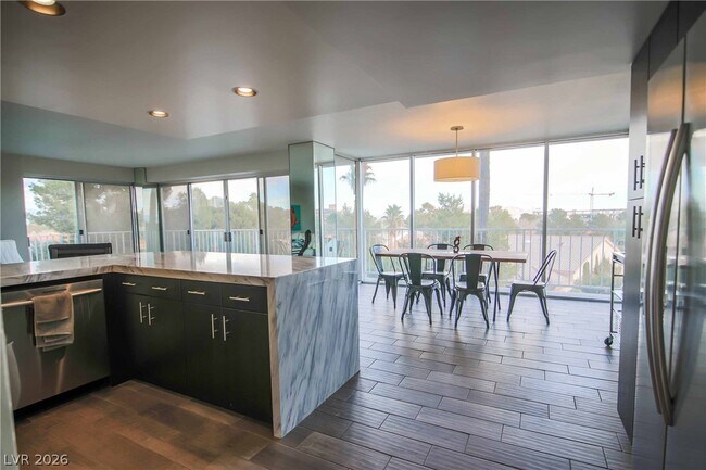 Building Photo - 3111 Bel Air Dr