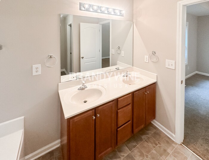 Building Photo - 1665 Harvest Hill