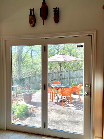 Kitchen patio - 1656 N Broadview Dr