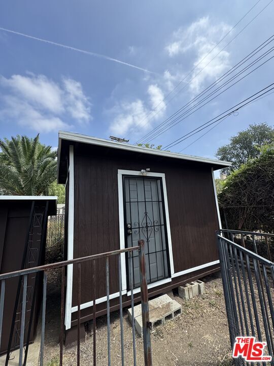 Building Photo - 8936 Balboa Blvd