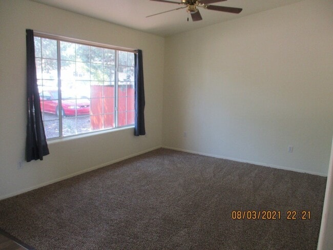Building Photo - 1710 W Nikolaus
