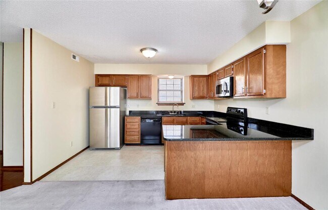 Building Photo - 2304 Yellowstone Park Ct