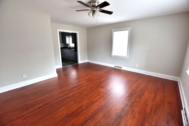 Building Photo - 227 Clayton St