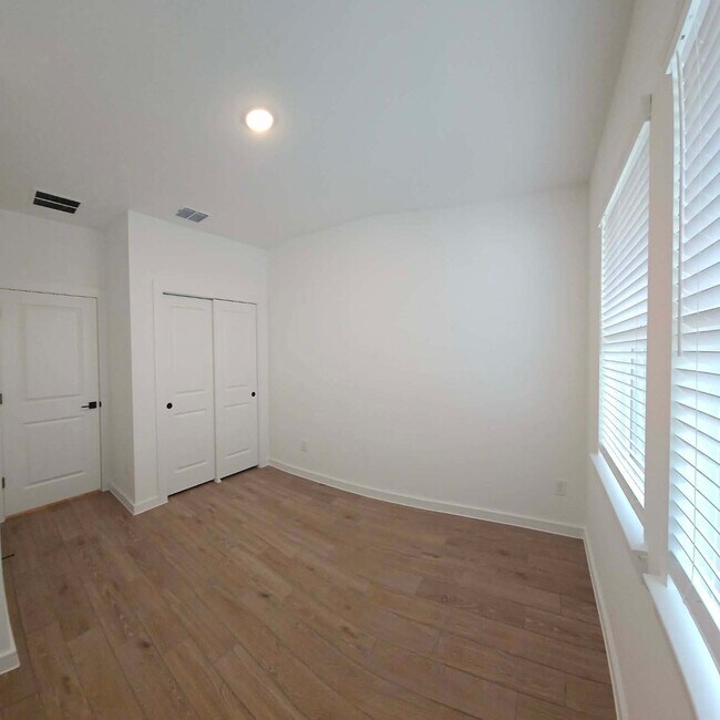 Building Photo - 8427 Tranquil Bay Ct