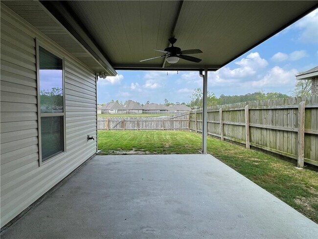 Building Photo - 70404 Chambly Ct