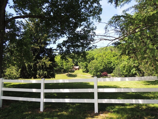 Building Photo - 438 Doodletown Rd