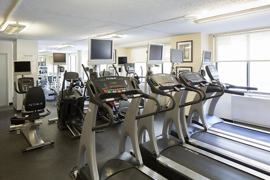 Building Photo - 150 Lawrence St