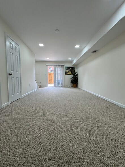 Primary Photo - 3814 9th Rd S