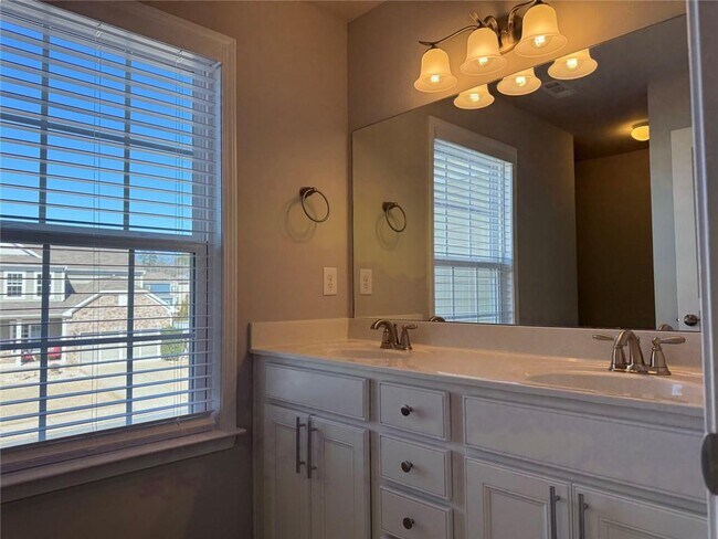 Building Photo - 414 Spring View Dr