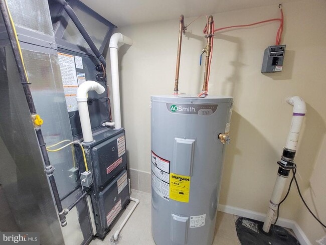 Building Photo - 5502 Master St