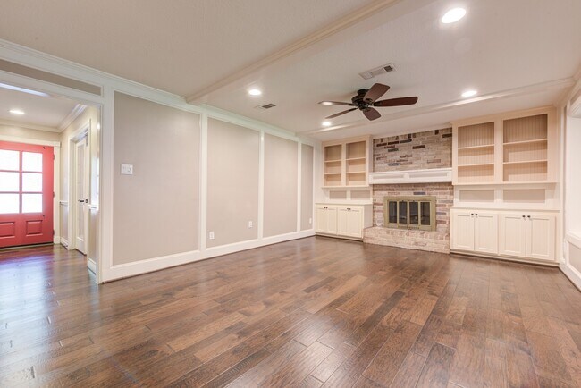 Building Photo - 607 Ellingham Dr