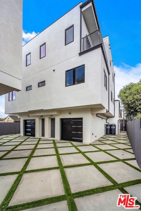 Building Photo - 4701 Saturn St